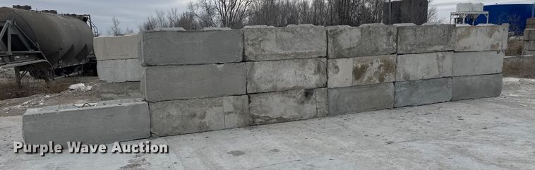 image for item EQ1041 (16) concrete edge bunker blocks