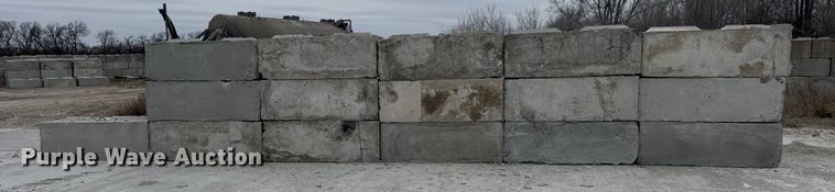 image for item EQ1041 (16) concrete edge bunker blocks