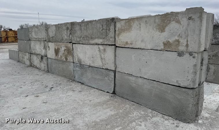 image for item EQ1042 (16) concrete edge bunker blocks
