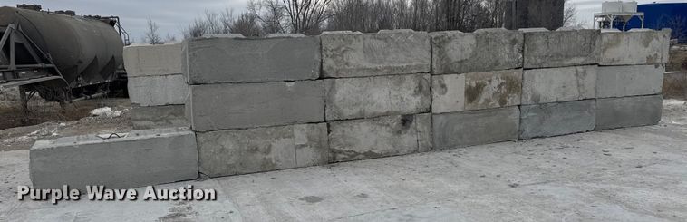 image for item EQ1042 (16) concrete edge bunker blocks