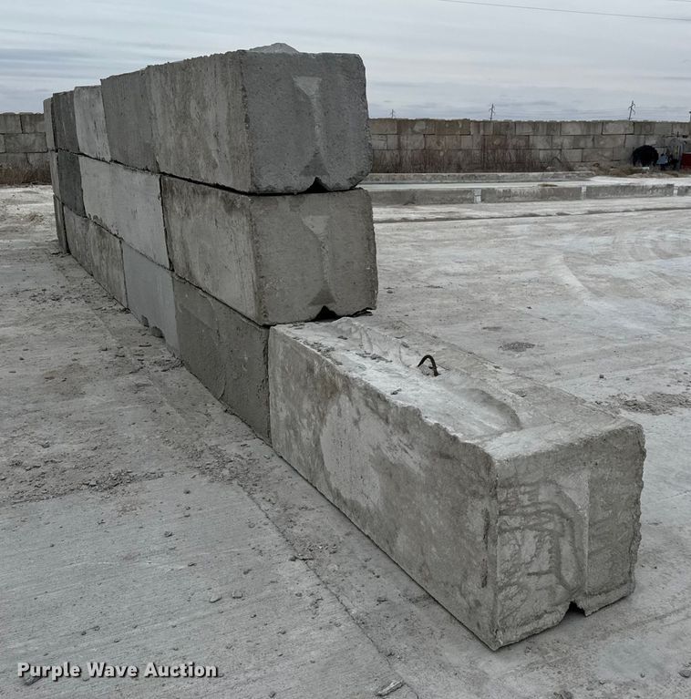 image for item EQ1042 (16) concrete edge bunker blocks