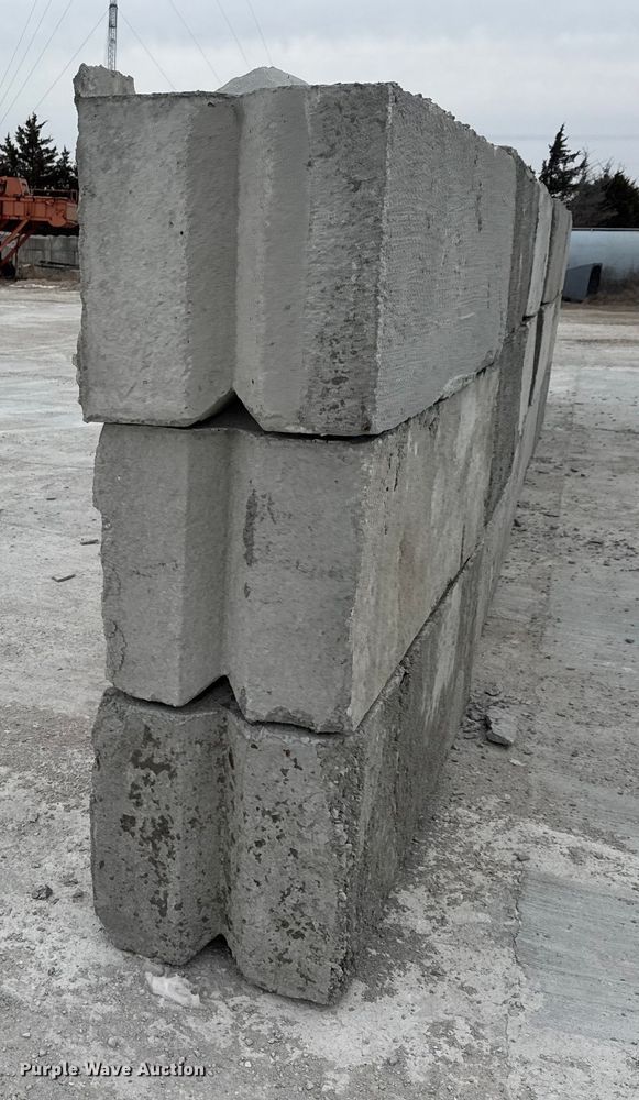 image for item EQ1043 (16) concrete edge bunker blocks 