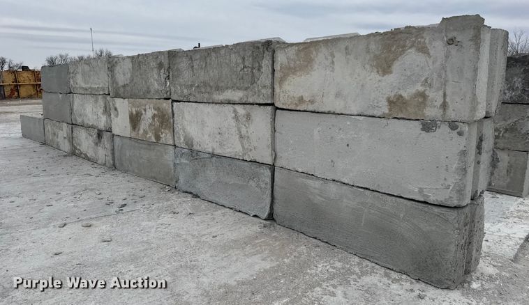 image for item EQ1043 (16) concrete edge bunker blocks 
