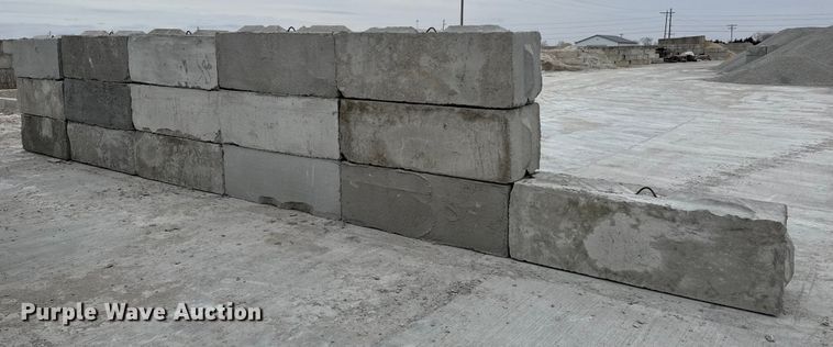 image for item EQ1043 (16) concrete edge bunker blocks 