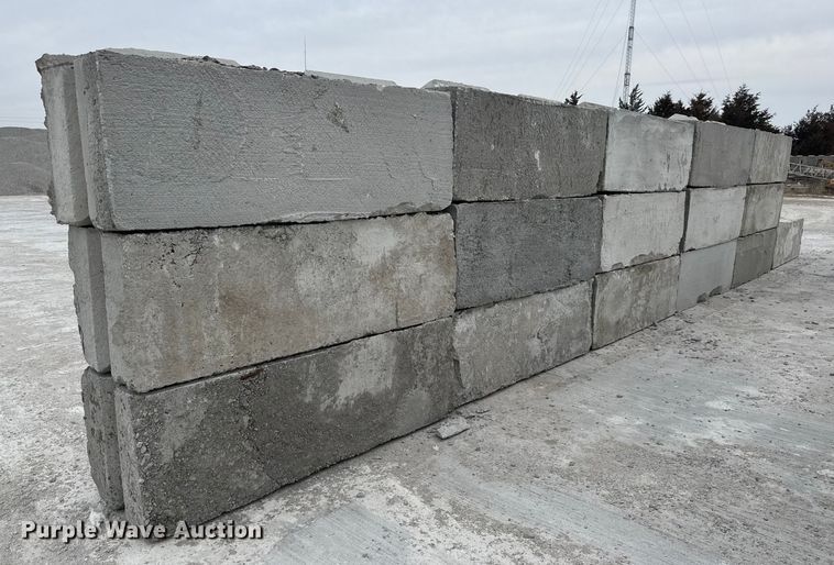 image for item EQ1044 (16) concrete edge bunker blocks 