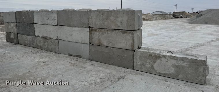image for item EQ1044 (16) concrete edge bunker blocks 
