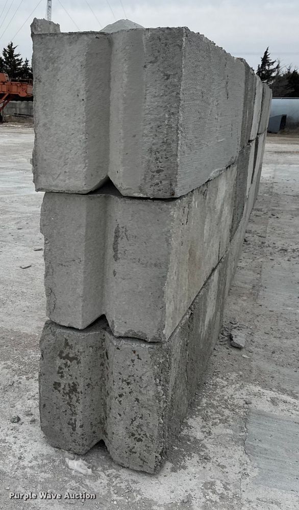 image for item EQ1045 (16) concrete edge bunker blocks 