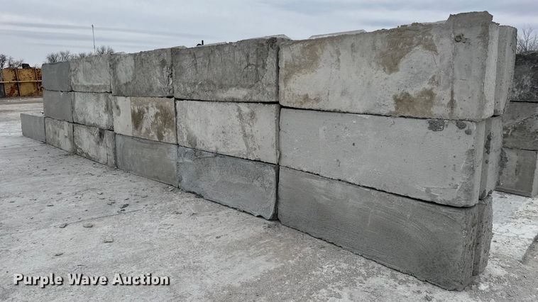 image for item EQ1045 (16) concrete edge bunker blocks 