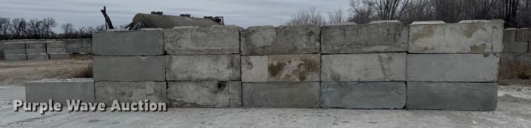 image for item EQ1045 (16) concrete edge bunker blocks 