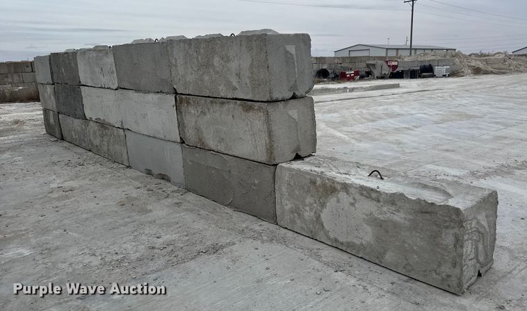 image for item EQ1045 (16) concrete edge bunker blocks 