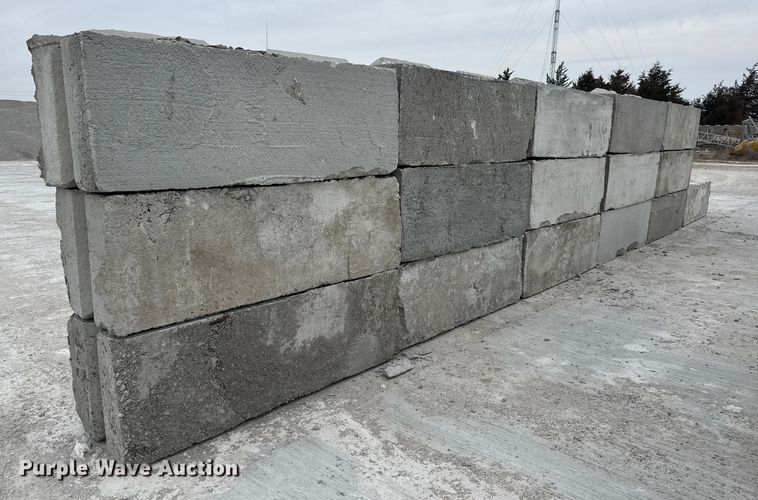 image for item EQ1046 (16) concrete edge bunker blocks 