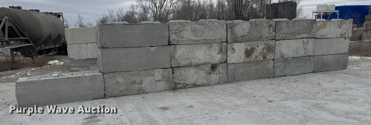 image for item EQ1046 (16) concrete edge bunker blocks 