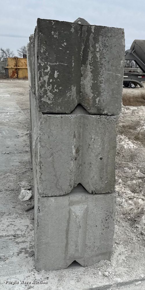 image for item EQ1048 (24) concrete edge bunker blocks 