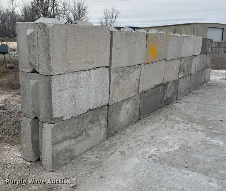 image for item EQ1048 (24) concrete edge bunker blocks 