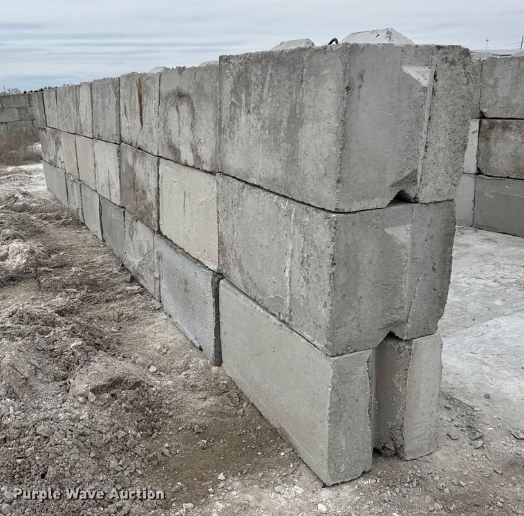 image for item EQ1048 (24) concrete edge bunker blocks 