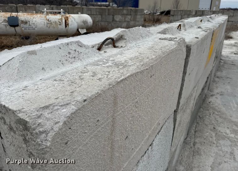 image for item EQ1048 (24) concrete edge bunker blocks 