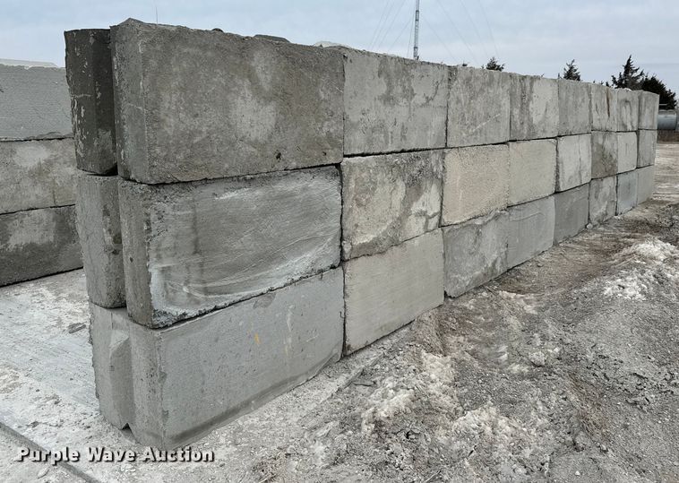 image for item EQ1049 (24) concrete edge bunker blocks