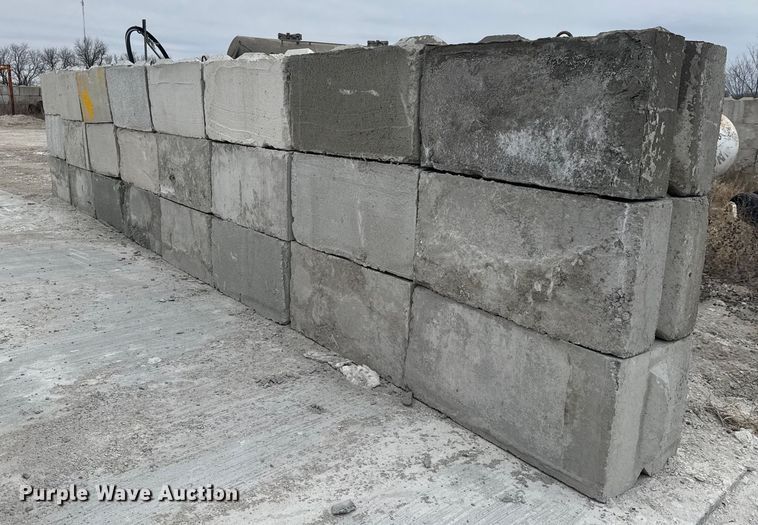 image for item EQ1049 (24) concrete edge bunker blocks
