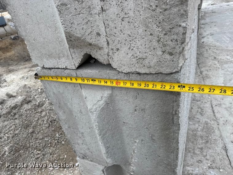 image for item EQ1049 (24) concrete edge bunker blocks