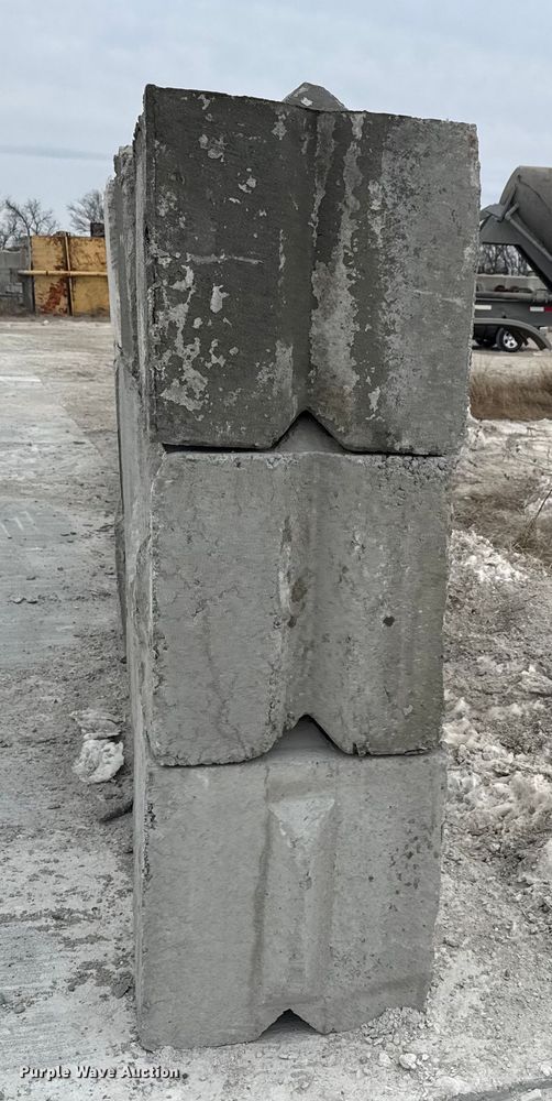 image for item EQ1050 (24) concrete edge bunker blocks 
