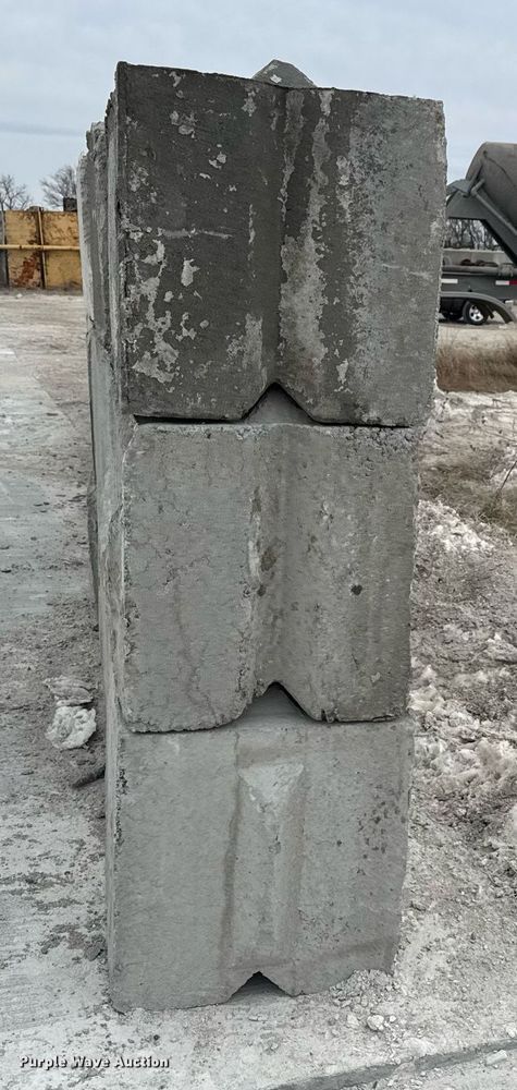 image for item EQ1051 (24) concrete edge bunker blocks