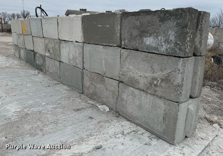 image for item EQ1051 (24) concrete edge bunker blocks
