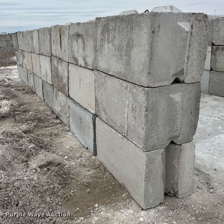 image for item EQ1051 (24) concrete edge bunker blocks