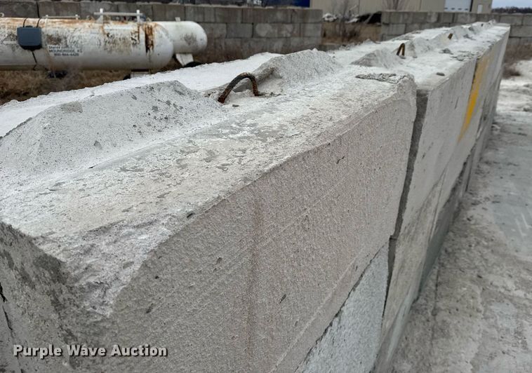 image for item EQ1051 (24) concrete edge bunker blocks