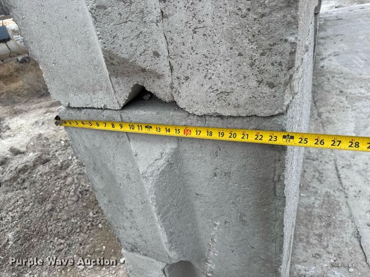 image for item EQ1051 (24) concrete edge bunker blocks