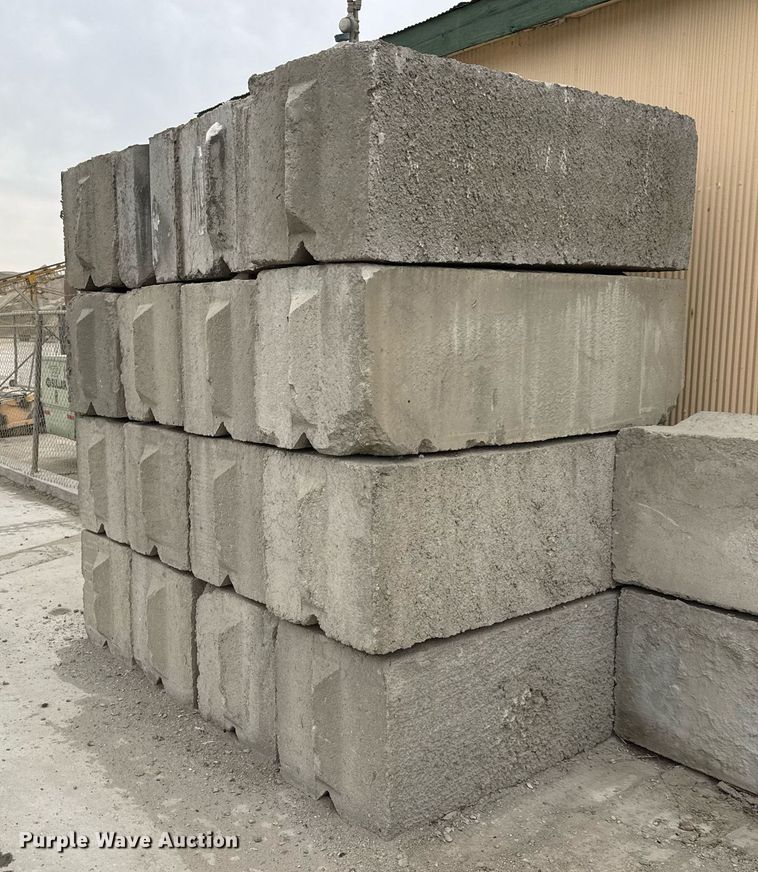 image for item EQ1052 (16) concrete edge bunker blocks 