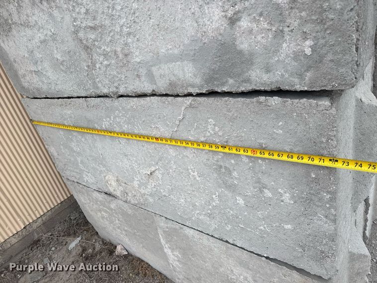 image for item EQ1052 (16) concrete edge bunker blocks 