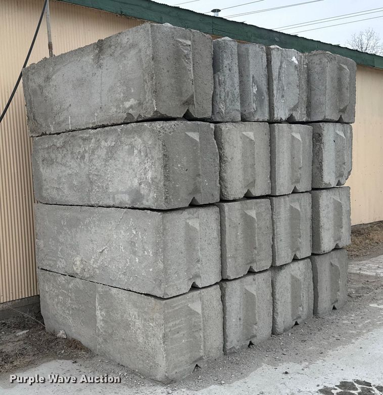 image for item EQ1053 (16) concrete edge bunker blocks 