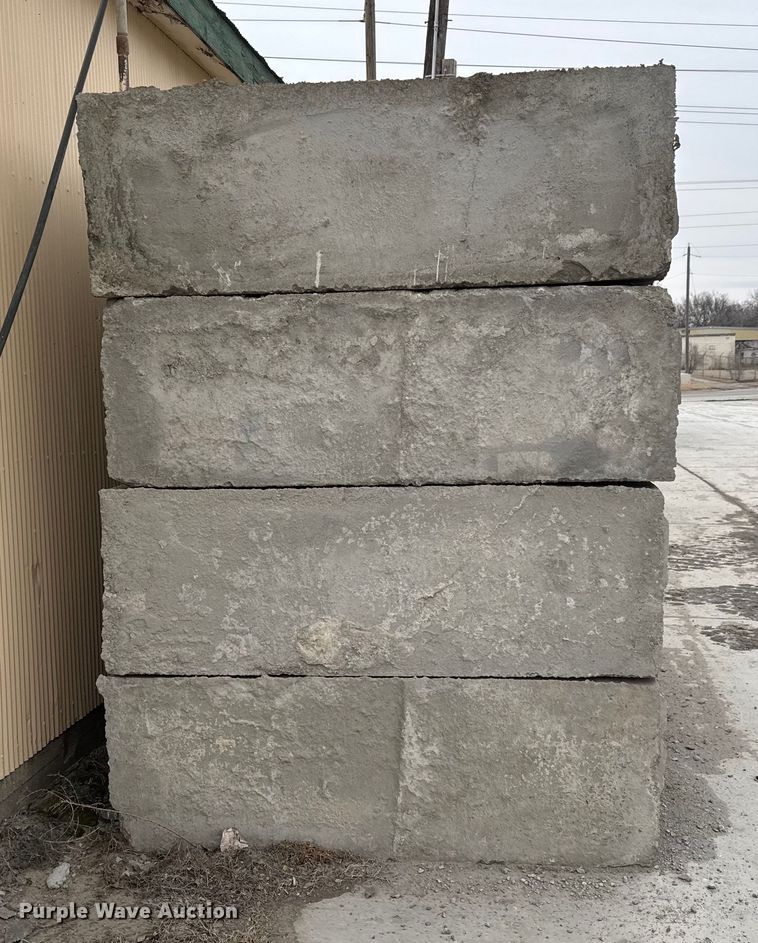 image for item EQ1053 (16) concrete edge bunker blocks 
