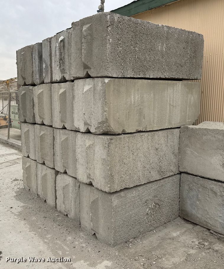 image for item EQ1053 (16) concrete edge bunker blocks 