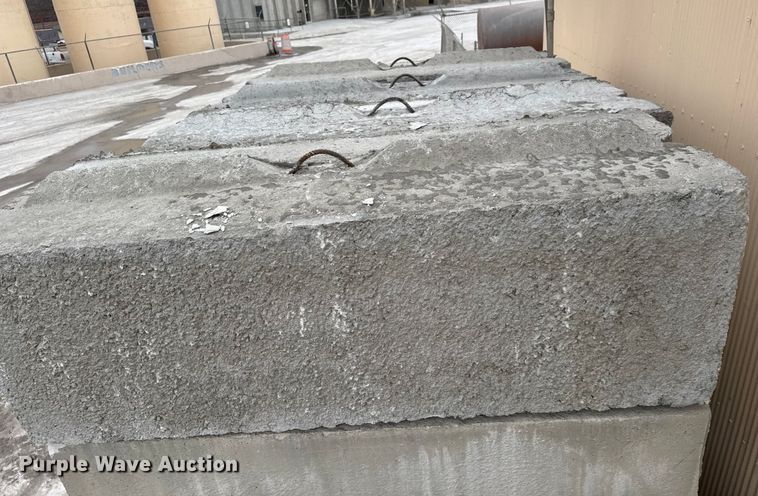 image for item EQ1053 (16) concrete edge bunker blocks 