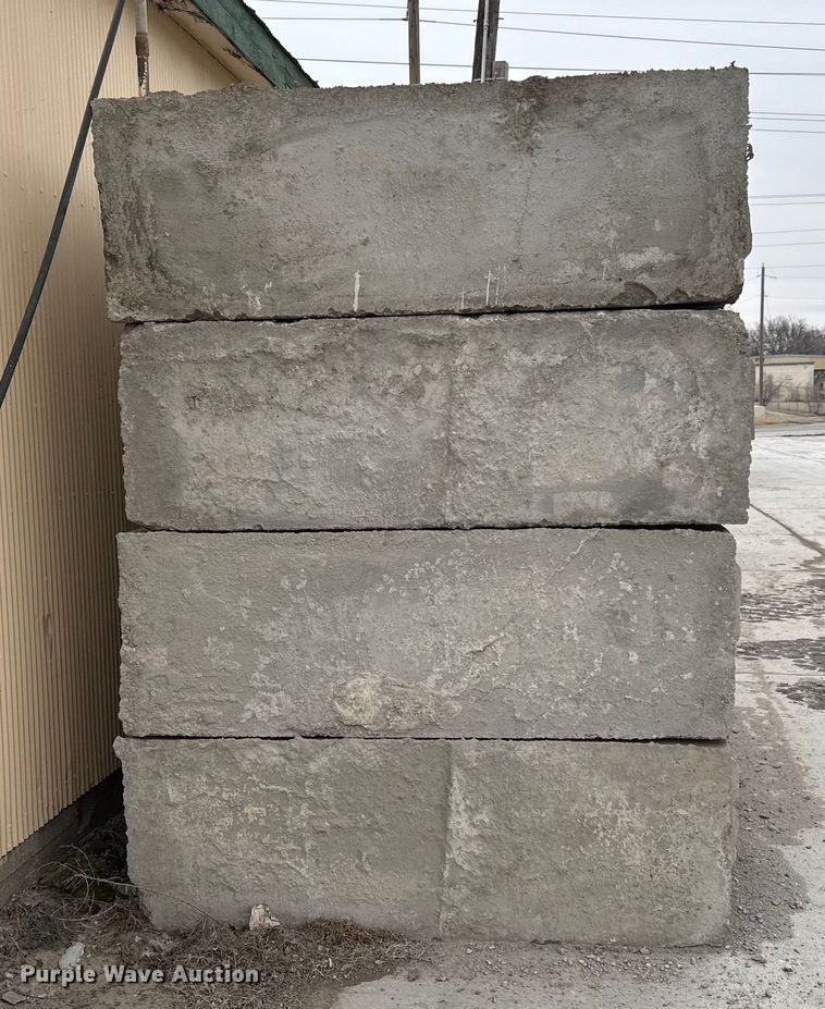 image for item EQ1054 (16) concrete edge bunker blocks 