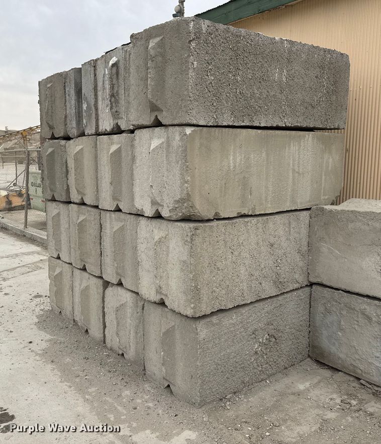 image for item EQ1054 (16) concrete edge bunker blocks 