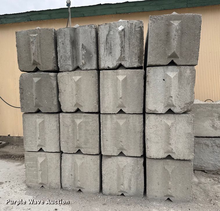 image for item EQ1054 (16) concrete edge bunker blocks 