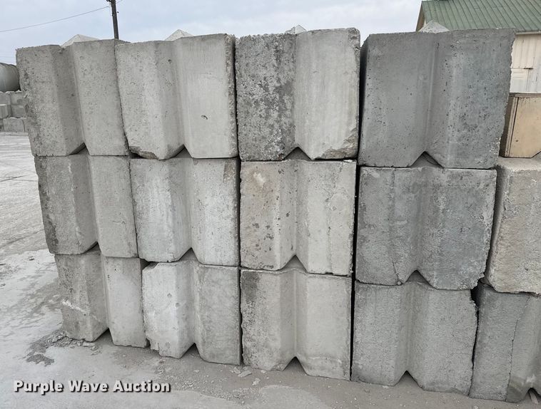 image for item EQ1058 (24) concrete edge bunker blocks 