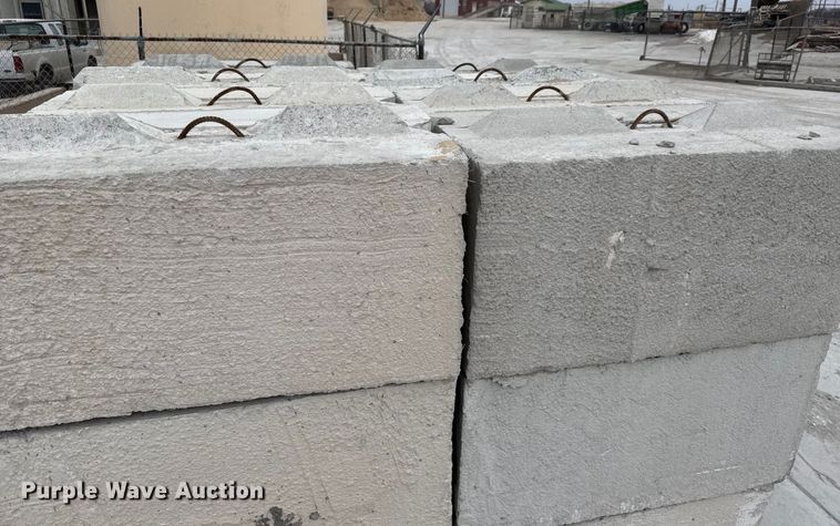 image for item EQ1058 (24) concrete edge bunker blocks 