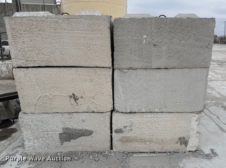 image for item EQ1058 (24) concrete edge bunker blocks 