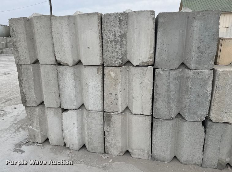 image for item EQ1059 (24) concrete edge bunker blocks