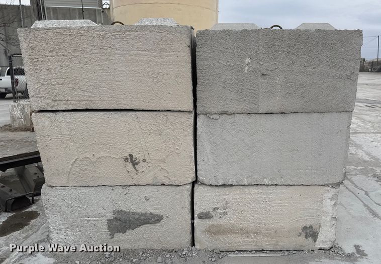 image for item EQ1063 (24) concrete edge bunker blocks 