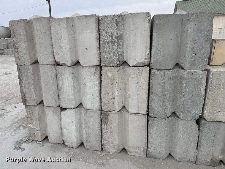 image for item EQ1065 (24) concrete edge bunker blocks 