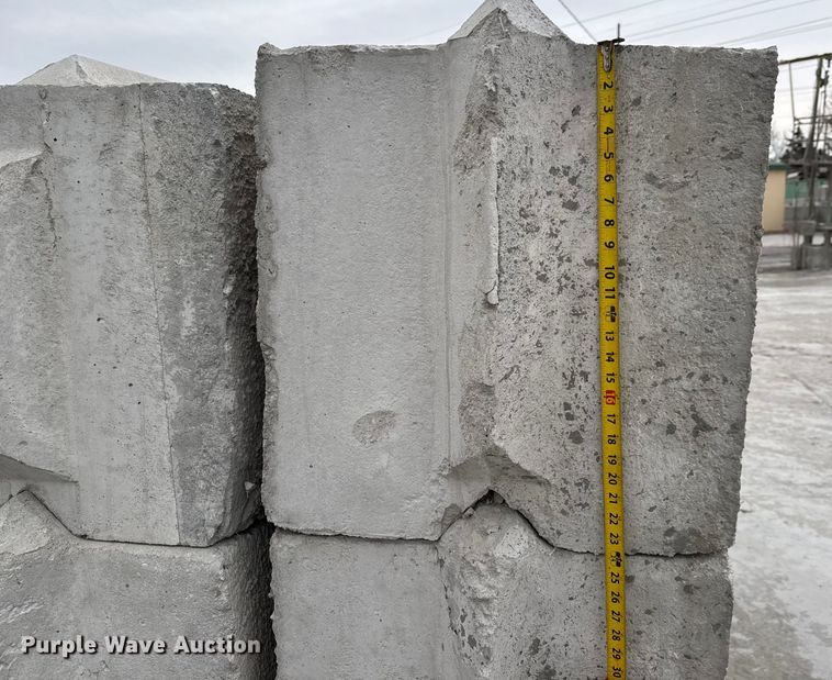 image for item EQ1067 (24) concrete edge bunker blocks