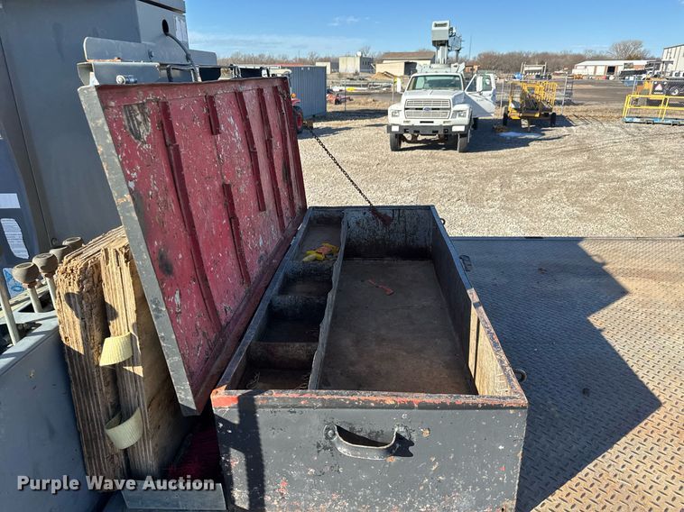 image for item EQ1088 2004 Ford F750 Super Duty crane truck