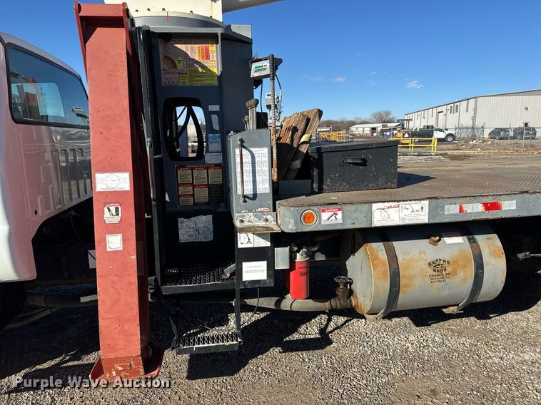 image for item EQ1088 2004 Ford F750 Super Duty crane truck