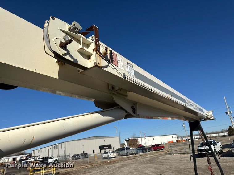 image for item EQ1088 2004 Ford F750 Super Duty crane truck