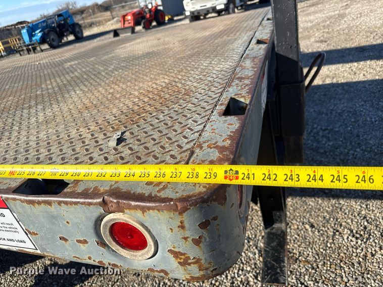 image for item EQ1088 2004 Ford F750 Super Duty crane truck