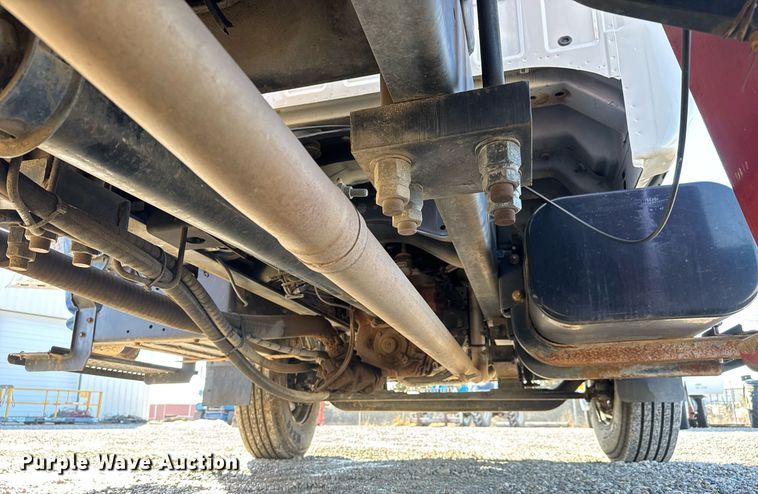 image for item EQ1088 2004 Ford F750 Super Duty crane truck